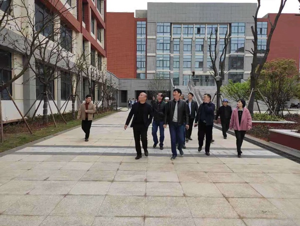 1616547630949131.jpg 進(jìn)賢縣委副書記縣長(zhǎng)葉修堂調(diào)研進(jìn)賢縣基礎(chǔ)教育提升改造工程項(xiàng)目6001.jpg