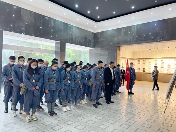 1618795303586205.jpg 南昌市政建設(shè)集團(tuán)組織黨員干部上井岡山開展黨史學(xué)習(xí)教育6003.jpg