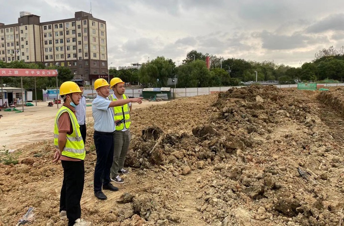 1632982559781729.jpg 王海龍前往污水一批項目開展國慶節(jié)前檢查6911.jpg