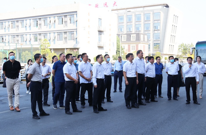 江西省住建廳黨組書記李緒先深入市政遠(yuǎn)大公司調(diào)研裝配式建筑 江西省住建廳黨組書記李緒先深入市政遠(yuǎn)大公司調(diào)研裝配式建筑