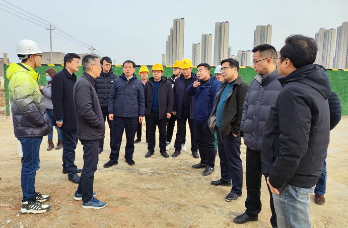 市政公用集團(tuán)黨委副書記總經(jīng)理萬(wàn)義輝到朱橋東路項(xiàng)目昌東三路項(xiàng)目檢查指導(dǎo)