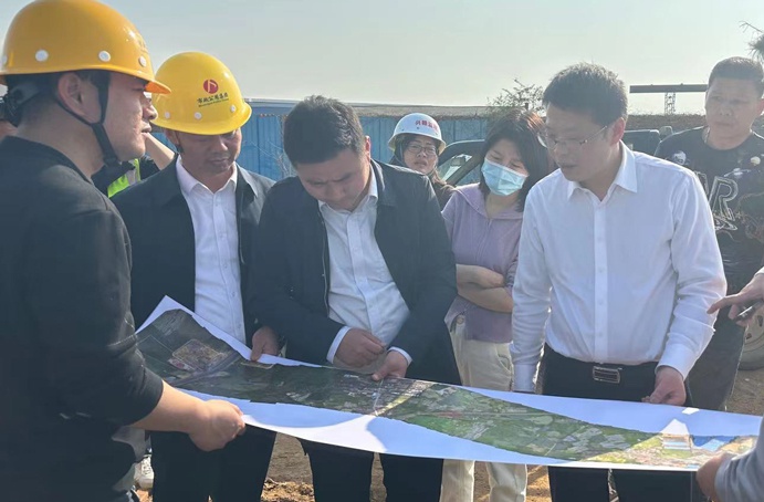 市政公用集團劉順保到朱橋東路項目、昌東三路項目、秦坊安置房項目調研