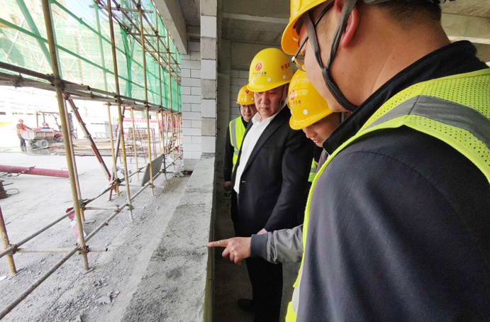 徐旭前往市政公用城三期項目、市政綠色建材科技產(chǎn)業(yè)園項目調(diào)研