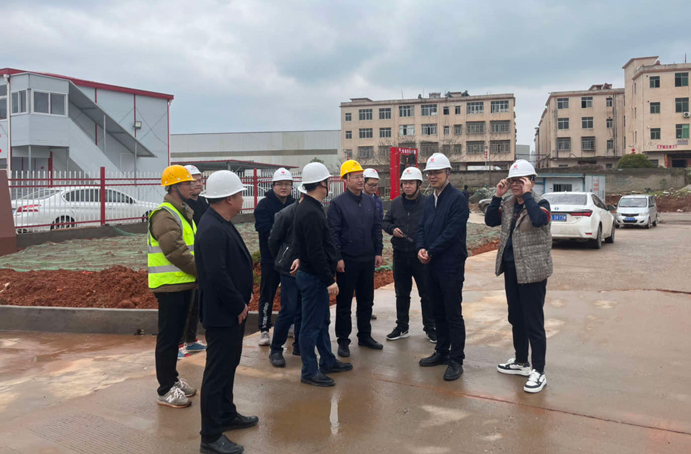 市政公用集團副總經(jīng)理楊閑冬到新建區(qū)職業(yè)技術學校新校區(qū)建設項目調(diào)研 市政公用集團副總經(jīng)理楊閑冬到新建區(qū)職業(yè)技術學校新校區(qū)建設項目調(diào)研