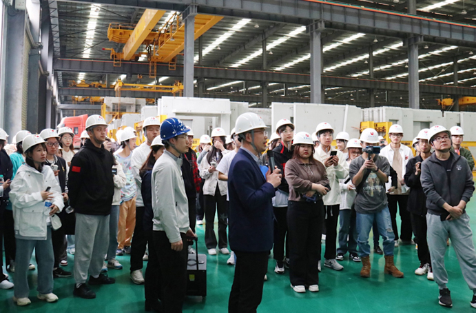 浙江建設(shè)職業(yè)技術(shù)學(xué)院與江西建設(shè)職業(yè)技術(shù)學(xué)院師生到市政遠大公司參觀交流