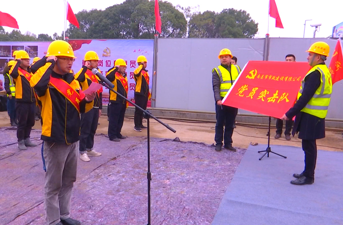 五一勞動獎?wù)芦@得者項目黨支部書記、副總工程師周天奇