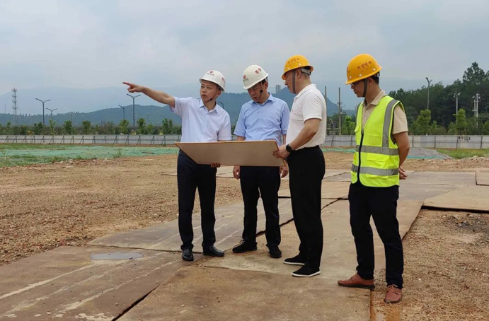 市政公用集團黨委副書記總經(jīng)理萬義輝到綠色建材科技產(chǎn)業(yè)園項目調研