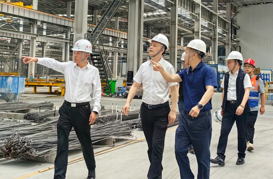 葛威敏到綠色產(chǎn)業(yè)園、新建區(qū)人民醫(yī)院二部項目調(diào)研