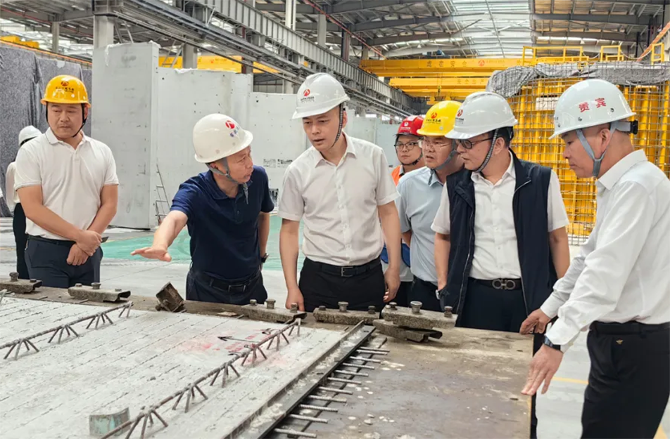 葛威敏到綠色產(chǎn)業(yè)園、新建區(qū)人民醫(yī)院二部項目調(diào)研