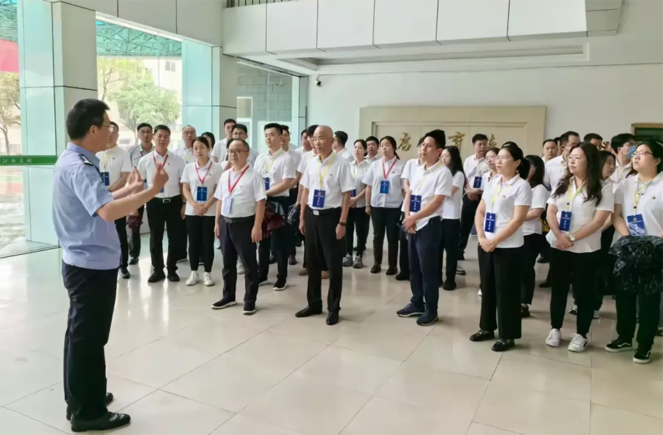 公司黨員干部赴江西省新城監(jiān)獄開展警示教育活動 公司黨員干部赴江西省新城監(jiān)獄開展警示教育活動