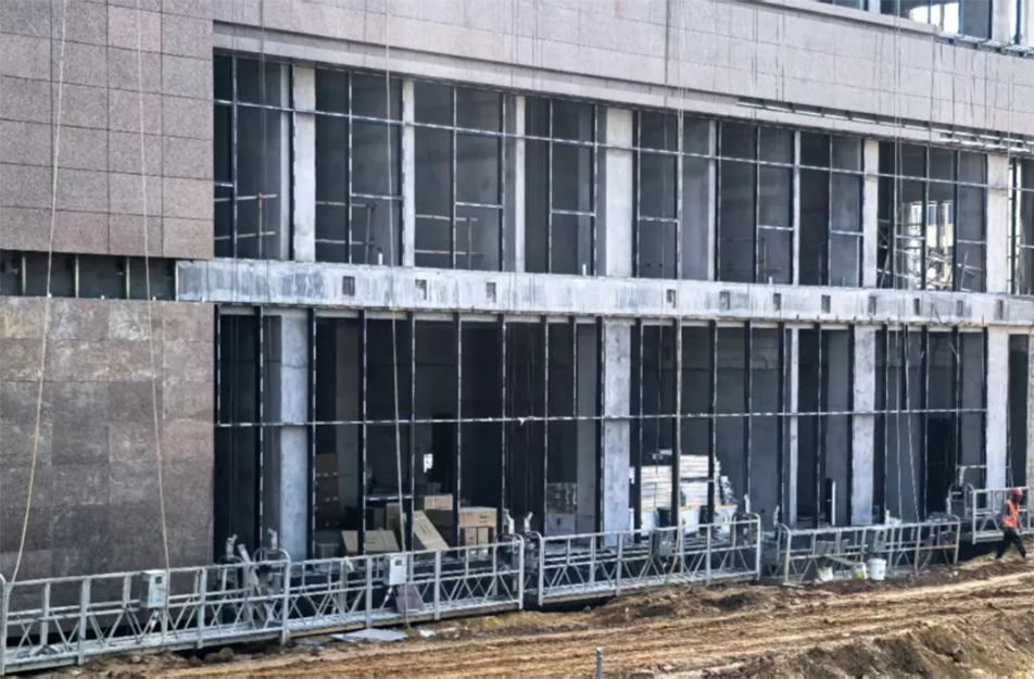 南昌市政建設(shè)集團(tuán)有限公司緊急開(kāi)展強(qiáng)對(duì)流天氣專項(xiàng)安全檢查，全面排查設(shè)備加固、用電安全、排水防澇及應(yīng)急物資，筑牢極端天氣施工安全防線