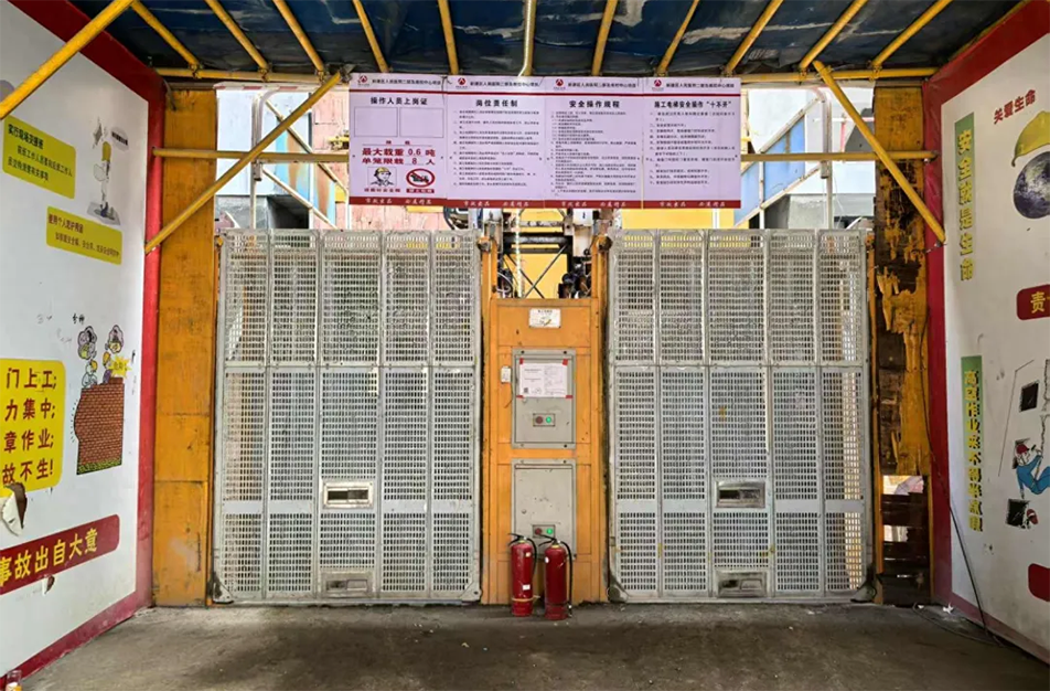 南昌市政建設(shè)集團(tuán)有限公司緊急開(kāi)展強(qiáng)對(duì)流天氣專項(xiàng)安全檢查，全面排查設(shè)備加固、用電安全、排水防澇及應(yīng)急物資，筑牢極端天氣施工安全防線