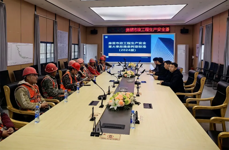 高處作業(yè)安全培訓(xùn)｜腳手架搭設(shè)、防墜落措施與事故警示教育