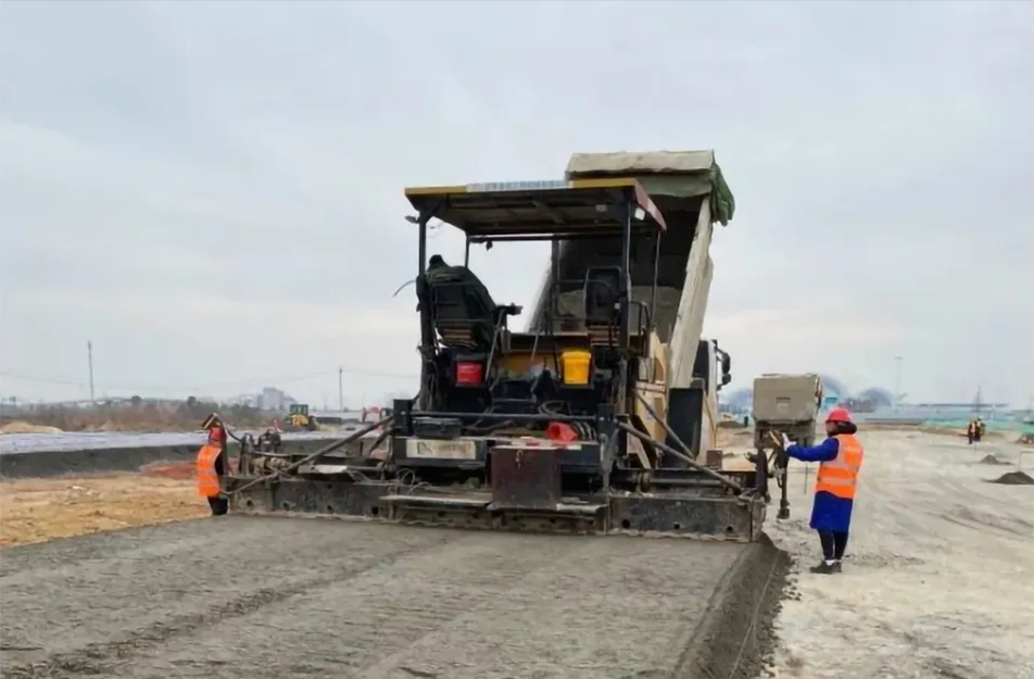 市政建設(shè)重點(diǎn)工程攻堅(jiān)｜云翔大道路基填方85%與廣州路東延北半幅通車沖刺