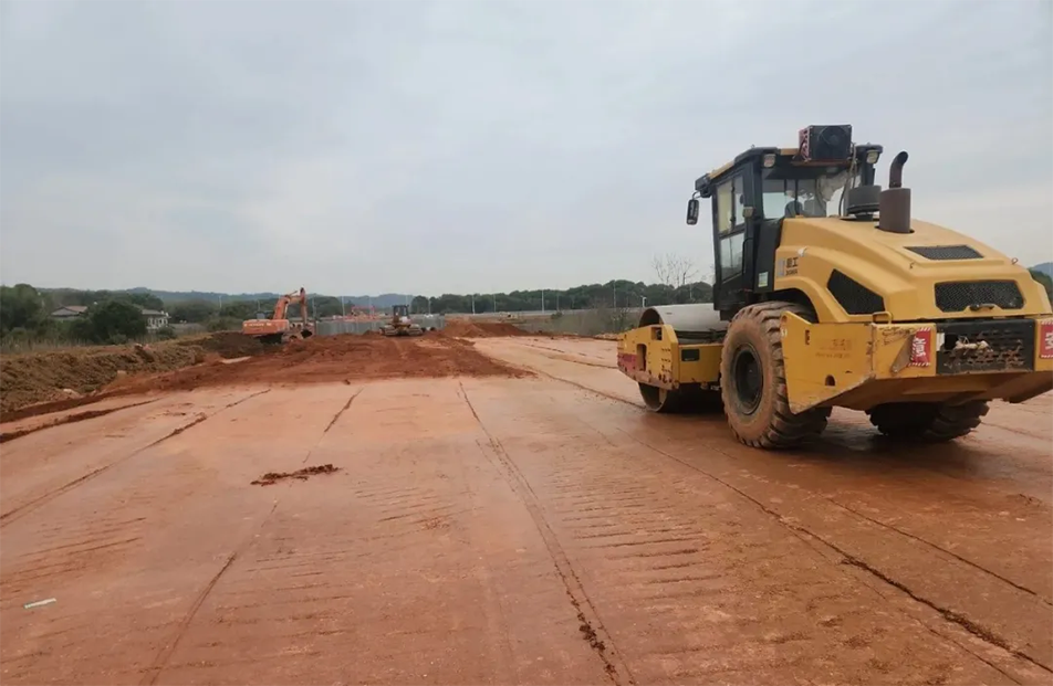 云翔大道項(xiàng)目路基全線貫通 | 飽和式施工加速推進(jìn)，助力區(qū)域交通升級