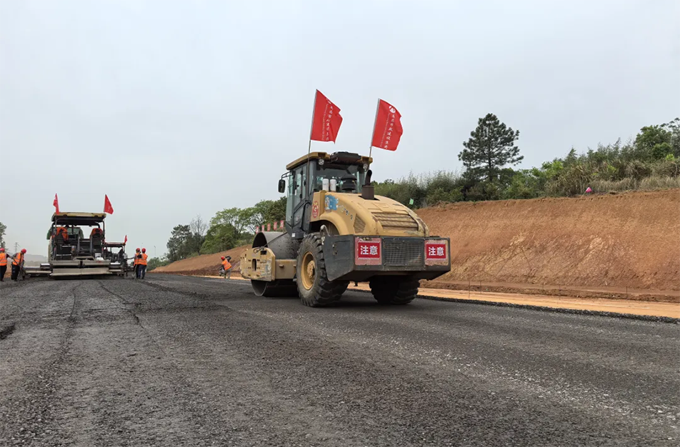 南昌云翔大道級配碎石施工啟動 | 安全質(zhì)量雙控推進(jìn)路面結(jié)構(gòu)新階段