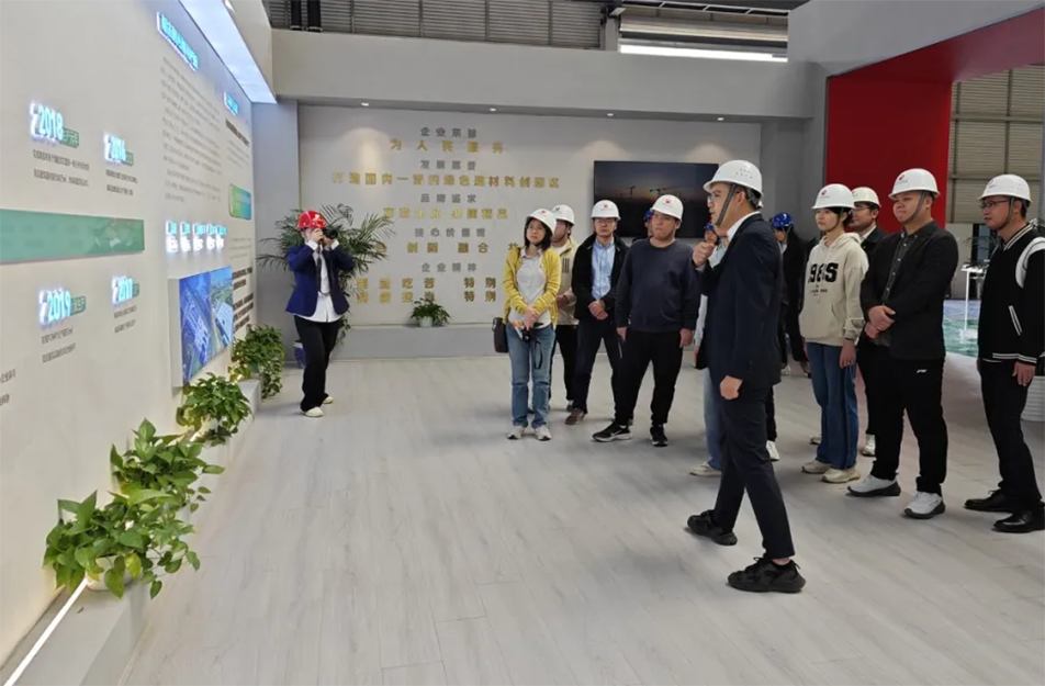 2025年政府開(kāi)放周活動(dòng)走進(jìn)市政綠色產(chǎn)業(yè)園 市民零距離探訪裝配式建筑